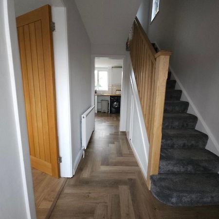 Modern 3 Bedroom Property With Free Driveway Parking By Shire Stays Shrewsbury Exteriör bild